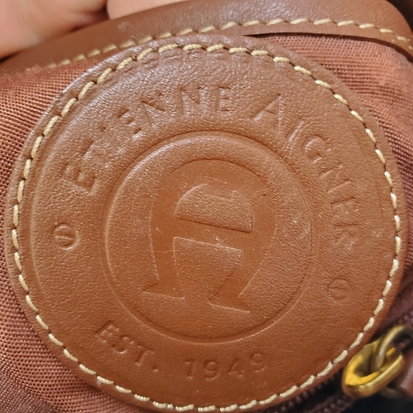 100% Leather ETIENNE Aigner Purse Bag Short Shoulder Handle Lots of Pockets! - Picture 3 of 11